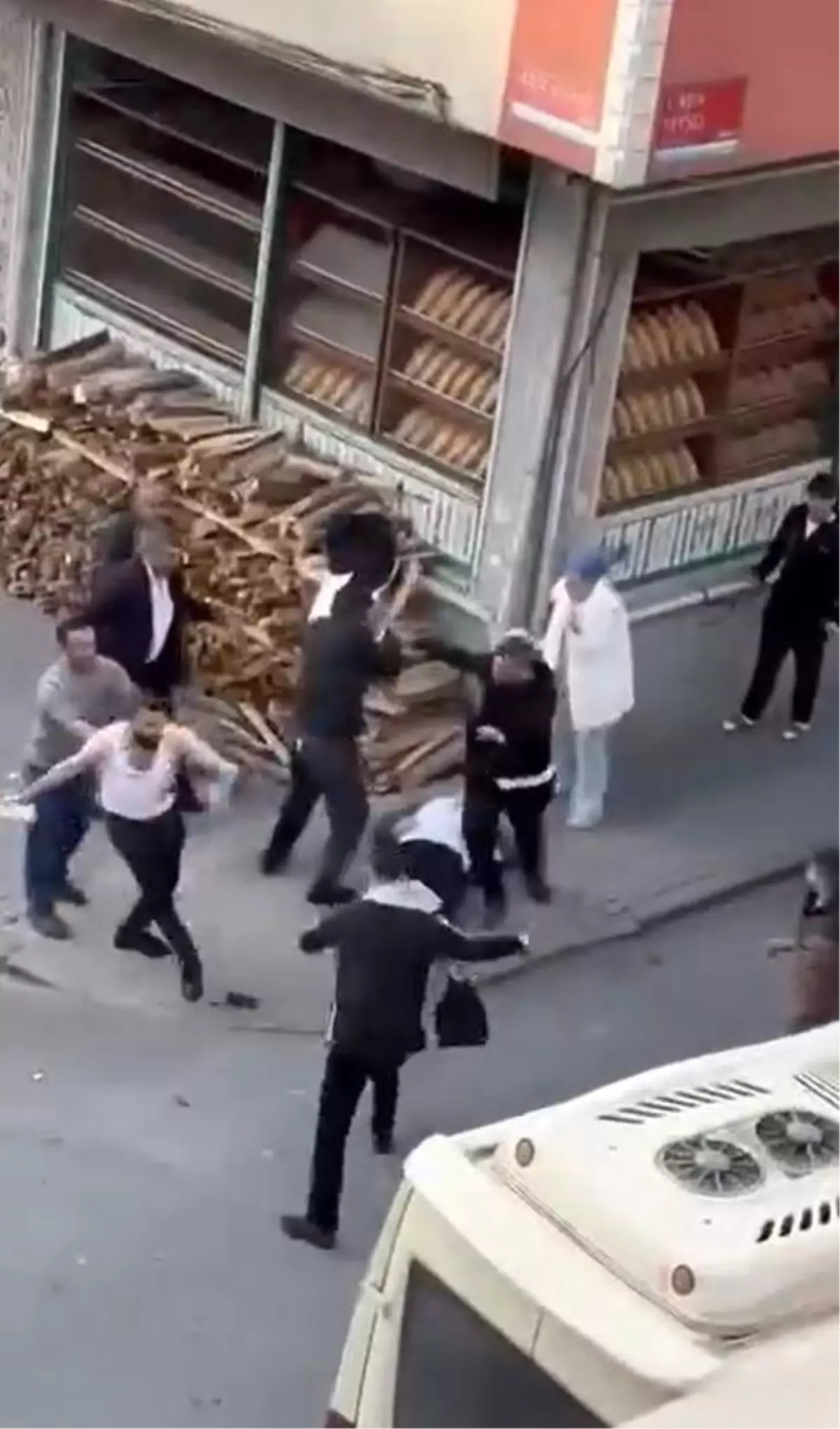 kucukcekmecede bicakli ve sopali kavga 5 yarali ML5HVuyD.jpg