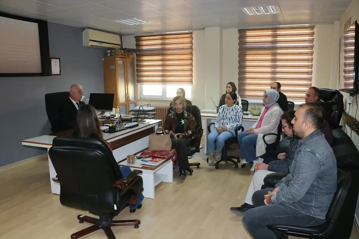 rehberlik ve arastirma merkezine ziyaret LNC4hk7d.jpg