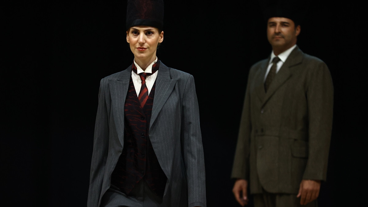 ankarada ataturk kiyafetleri defilesi duzenlendi 7EQtiZlF.jpg