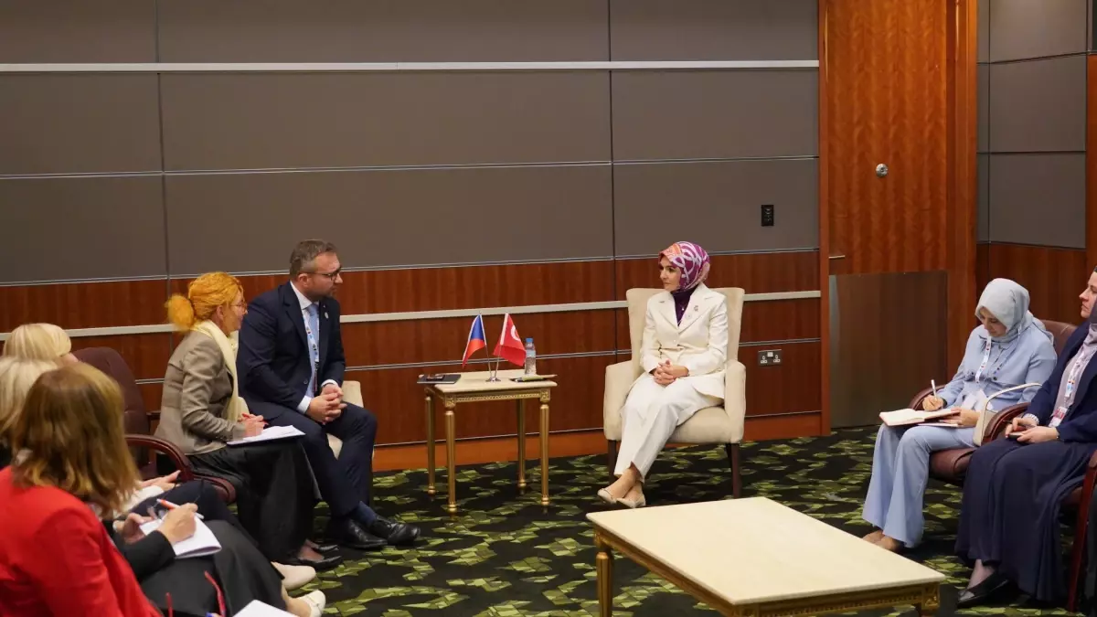 bakan goktastan cekya ile sosyal hizmet gorusmesi k5Lr1IJU.jpg