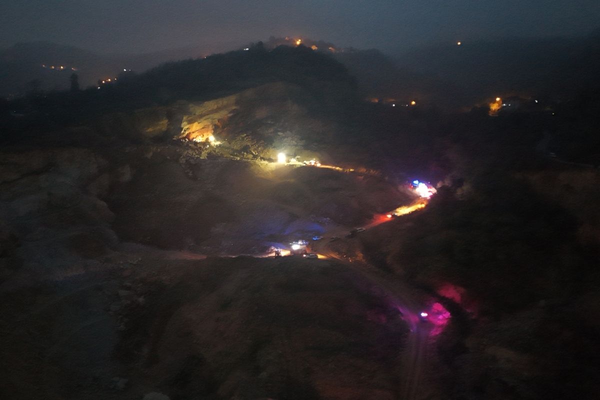 ordunun fatsa ilcesindeki tas ocagi santiyesinde gocuk meydana geldi 2 isci gocuk altinda kaldi jrTGMJBv.jpg