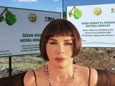 Sezen aksu hayatini kaybeden dostlari ozkan ugur ve sirri sureyya onderin anisini 10 bin Hhf85nxg